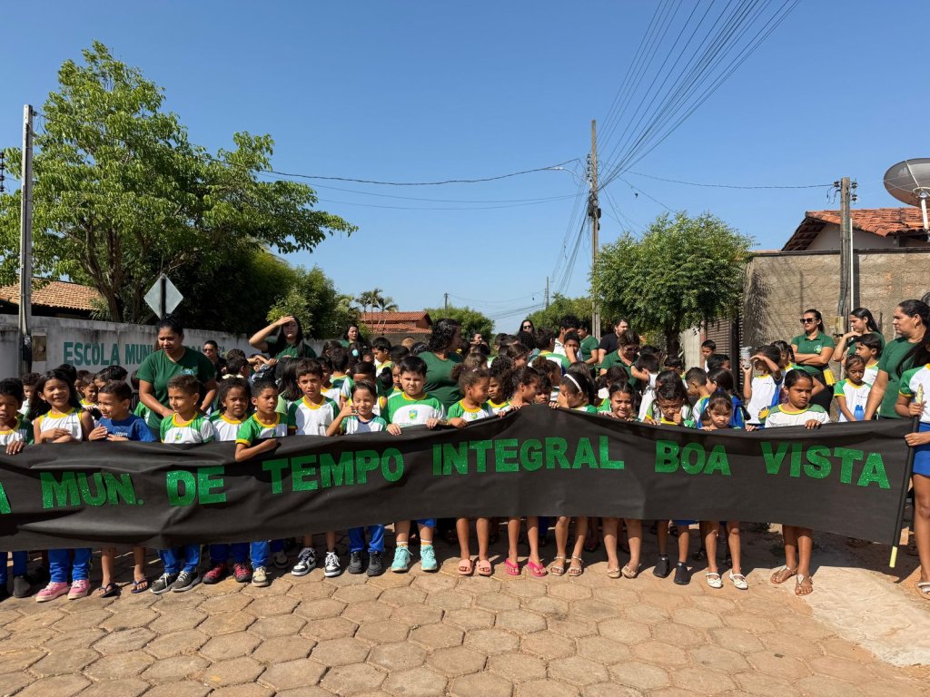 Nossas crianças celebram o 7 de Setembro com passeata no bairro Boa Vista